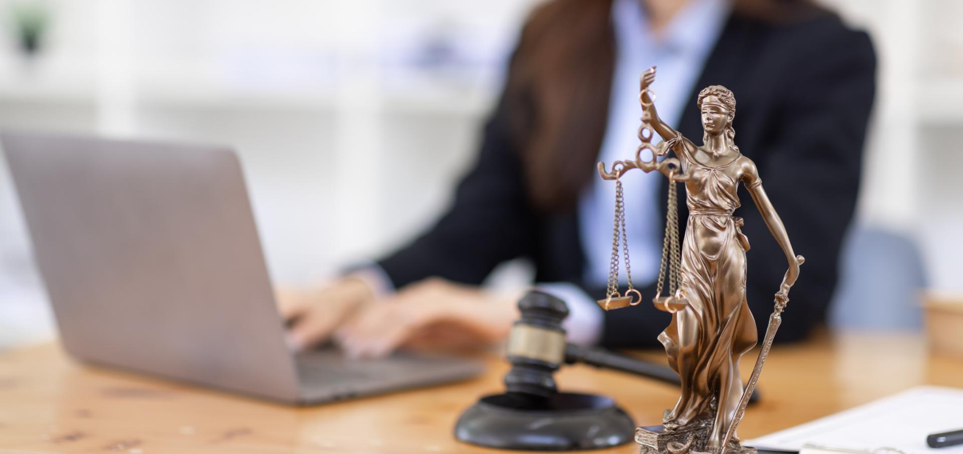 Historia del derecho: aprende lo esencial sobre ella | BlogUCSP
